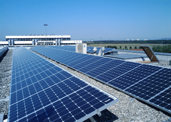 Solarpanels auf einem Dach