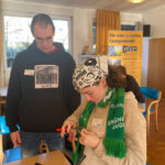 Teilnehmende beim Balkonsolar Workshop