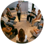 Stuhlkreis Gespräch bei einem Workshop